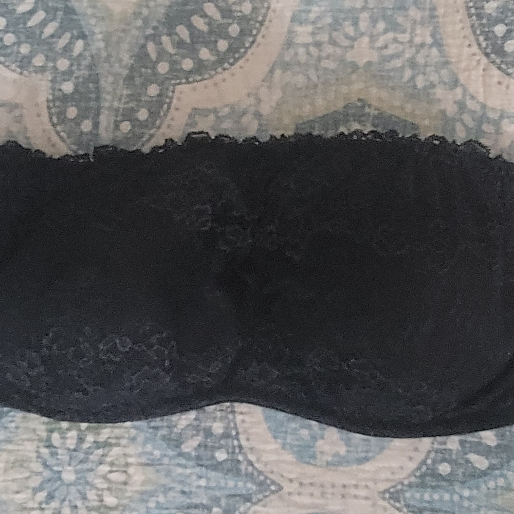 Chic Black Lace Bandeau